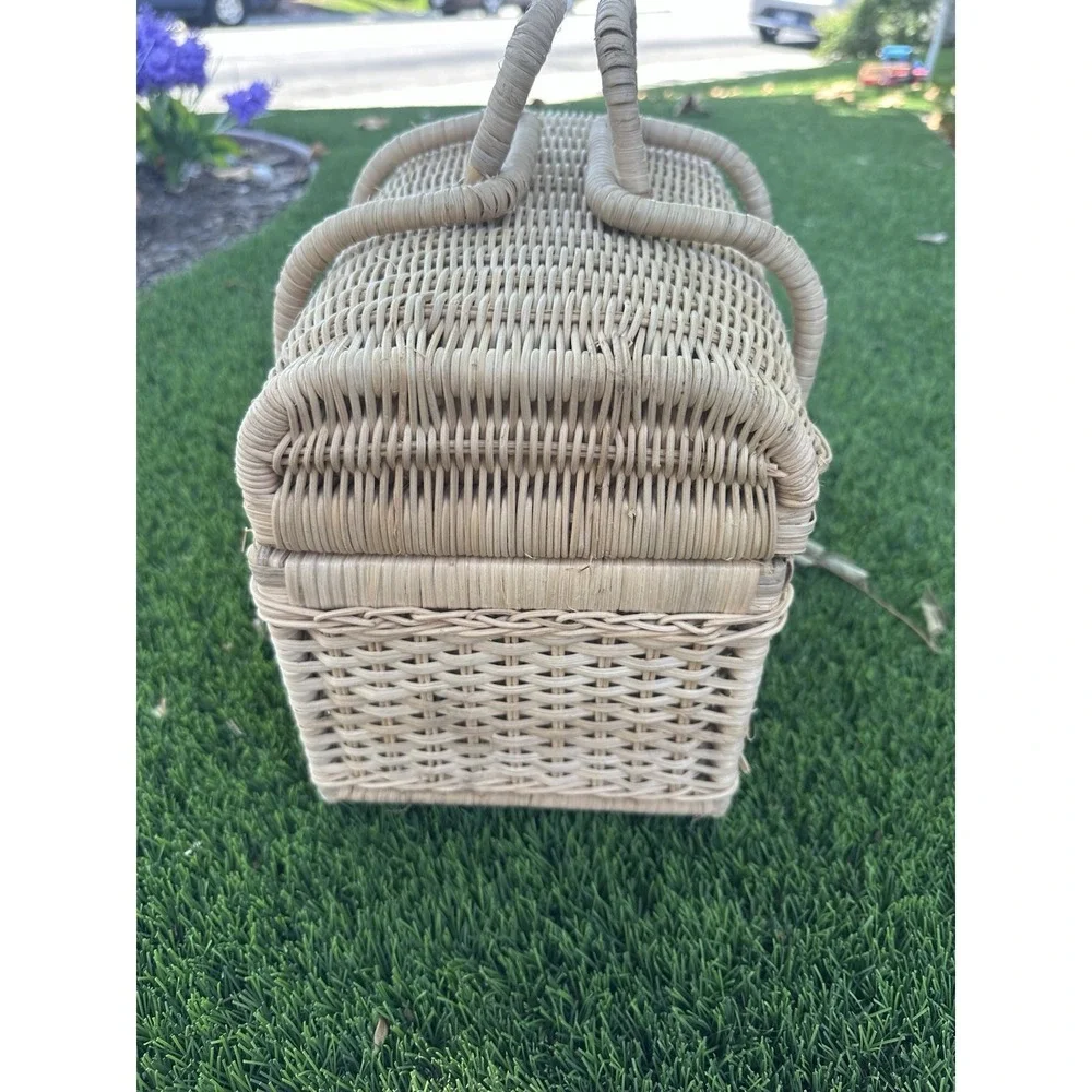 Beautiful Vintage Woven Wicker Picnic Basket with Handle and Lid